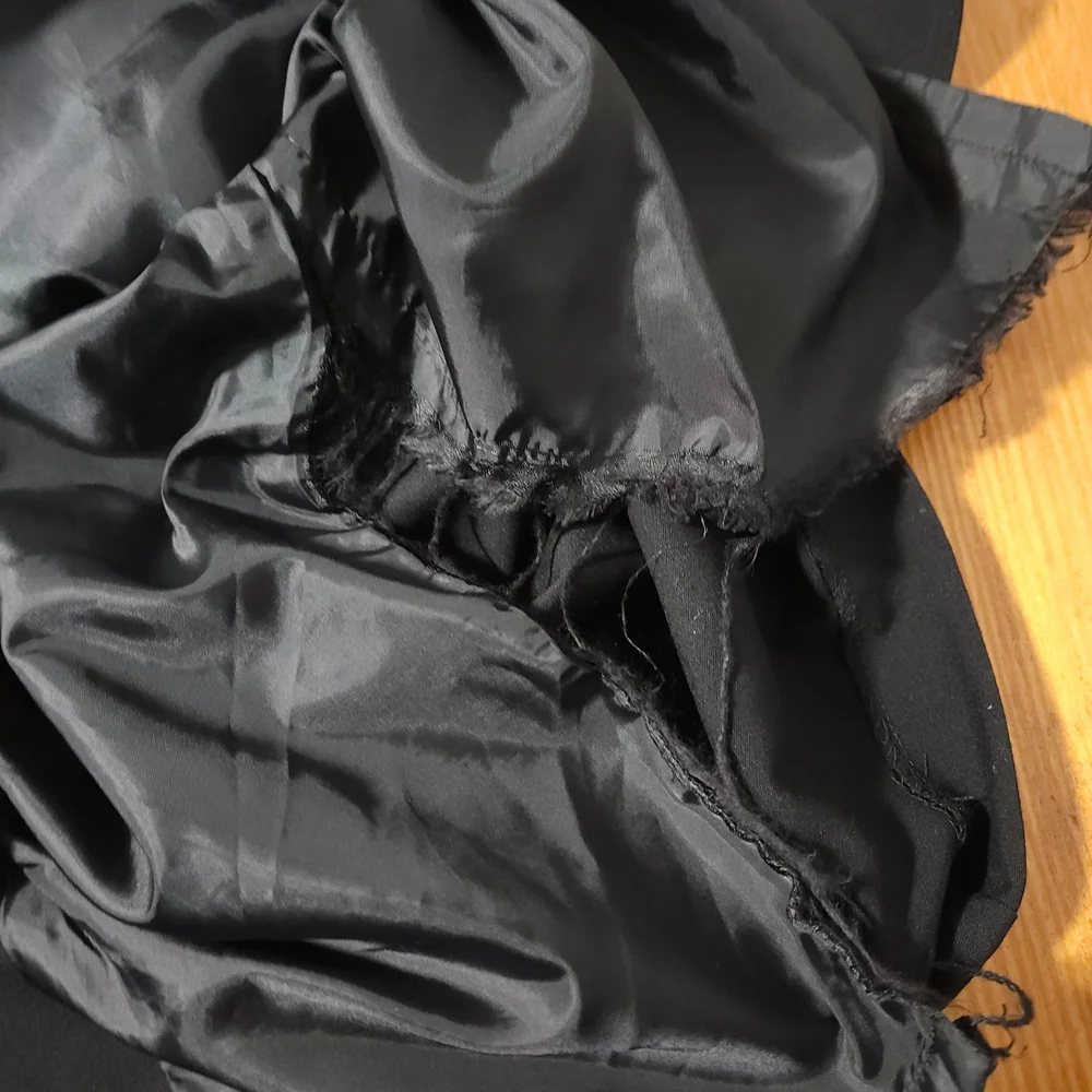 Calvin Klein Elegant Black Ruffle Dress • Fair Condition • Size 6 - Picture 7 of 11